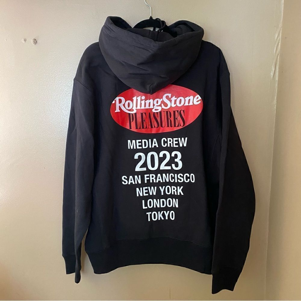 PLEASURES Rolling Stone sweatshirt men’s hoodie black streetwear graphic NWOT L - Picture 9 of 10